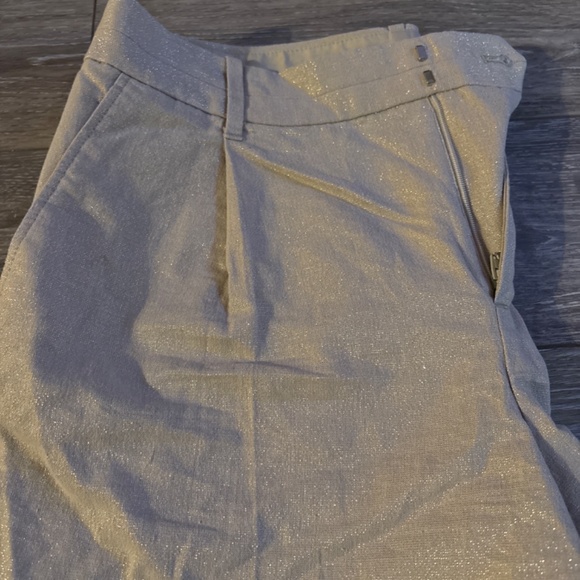 Shorts - Picture 3 of 3